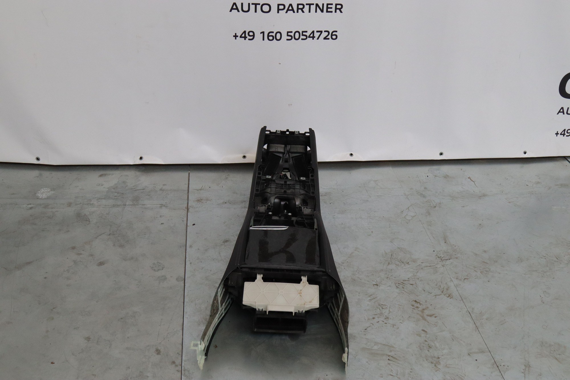 BMW 5 G30 G31 G38 2019 Mittelkonsole Leder