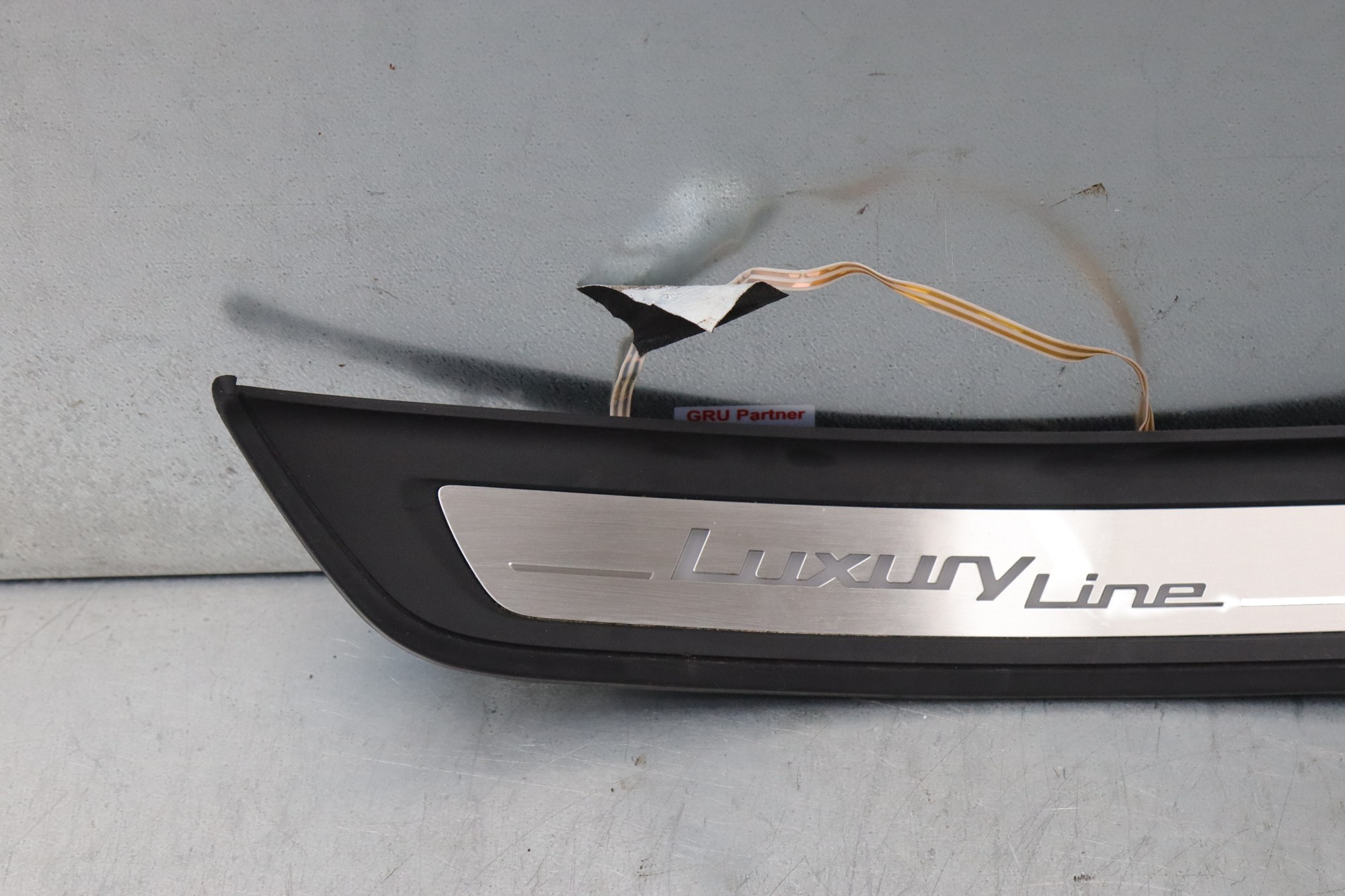 BMW 5er G30 G31 Luxury Line Einstiegsleiste & Beleuchtung Hinten Links 7390215 