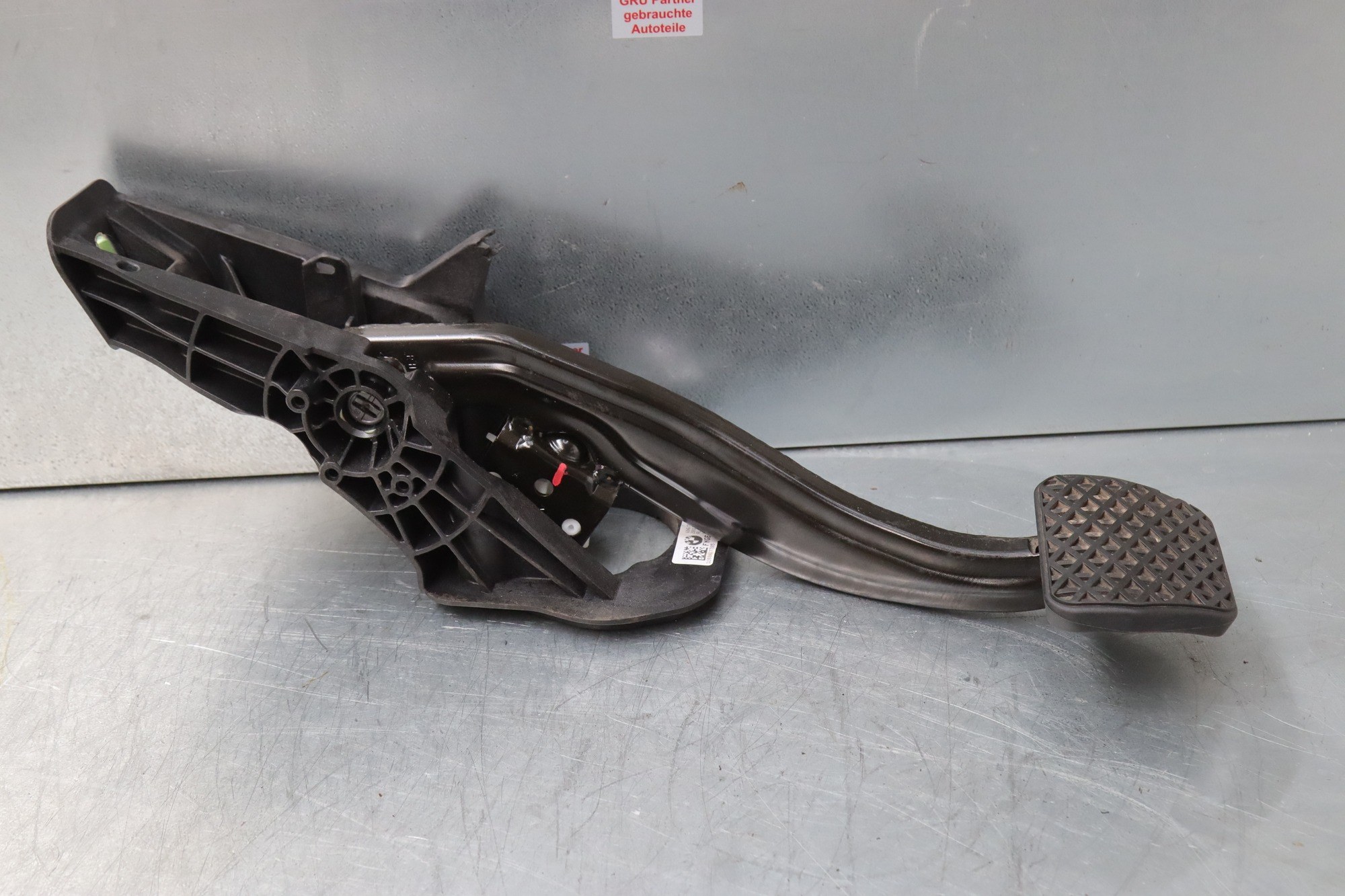 BMW 5er G30 G31 Bremspedal 686177205