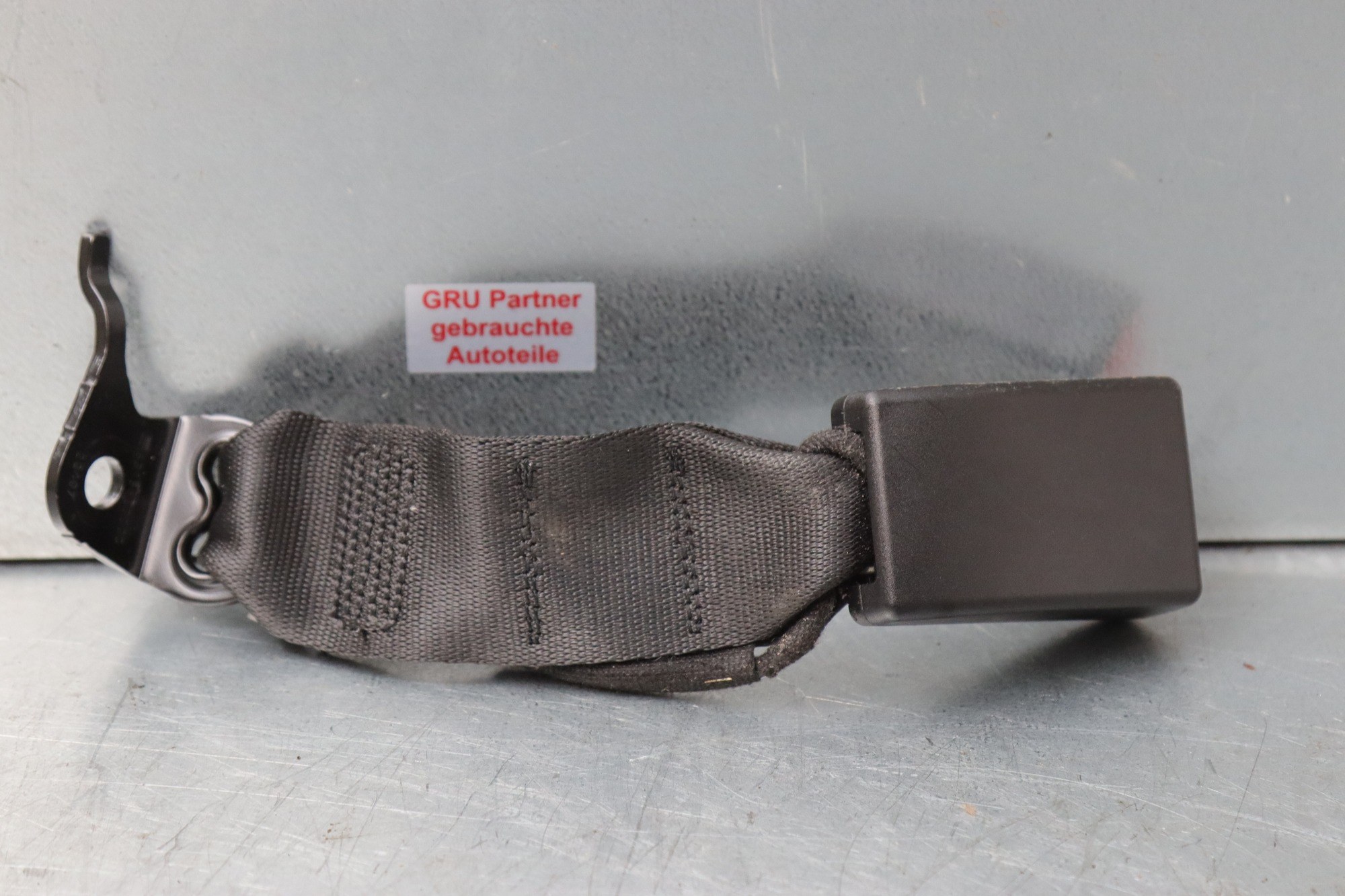 BMW 5 G30 G31 G38 2019 Gurtschloss hinten 741278504