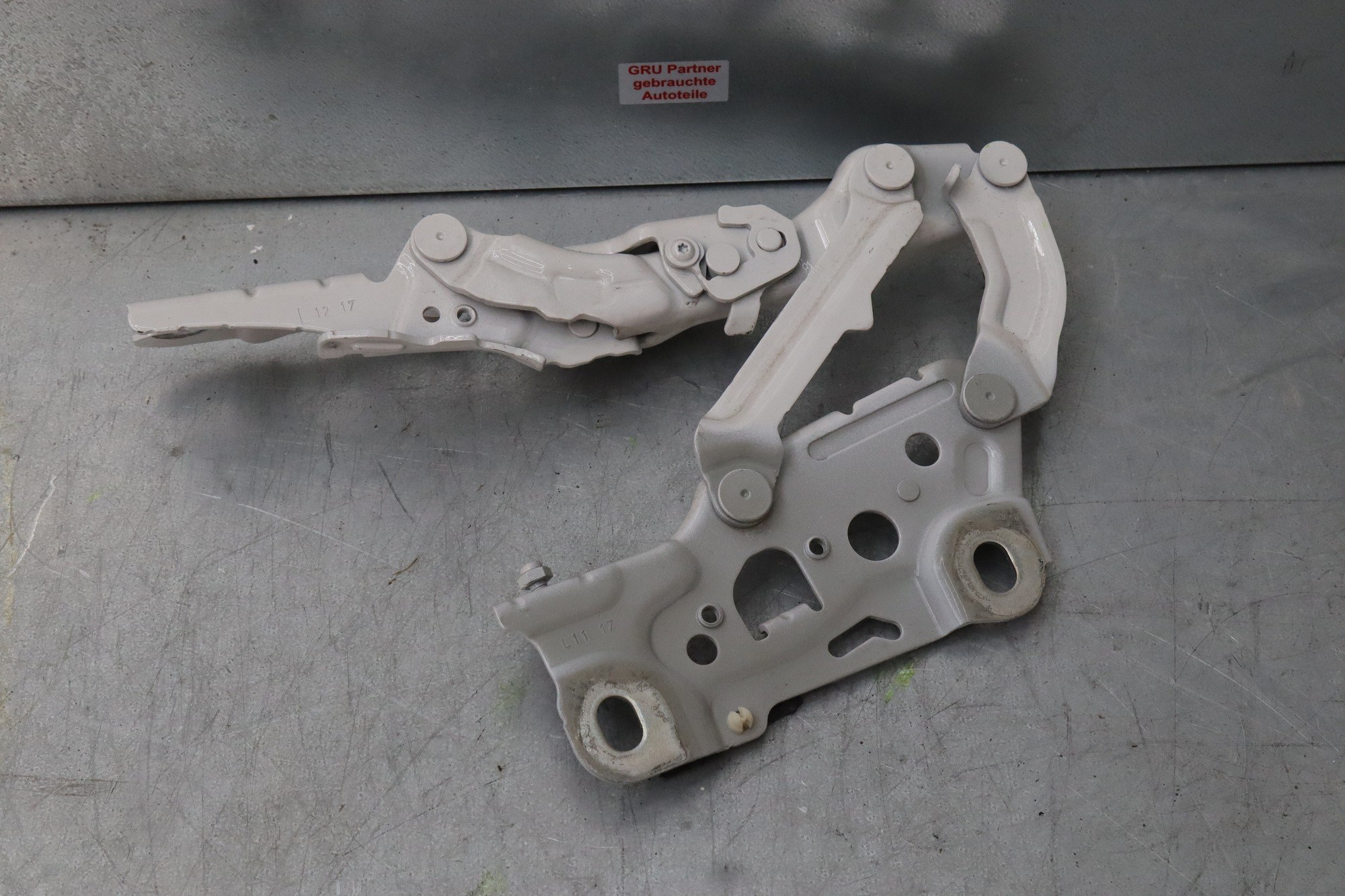 BMW G11 7er G30 F90 G31 G12 Scharnier Frontklappe links